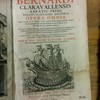 Sancti patris Bernardi Claravallensis abbatis primi melliflui Ecclesiae doctoris, Opera omnia, nunc demum in V tomos ordine convenientiori quam hactenus digesta, et ab innumeris superiorum editionum naevis diligenti cura, et cum m.ss. collatione castigata : his nunc primum adduntur multa hactenus inedita, epistolarum argumenta, tractatum in capita distinctiones, lemmata, notaeque marginales, novi scripturarum, rerum locorumque communium indices : accedunt libri VII vitae s. Bernard elogia, item chronologia vitae et scriptorum eiusdem annotationes, aliaque ad lucem operis, et commodum lectoris