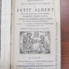 Les secrets merveilleux de la magie naturelle du Petit Albert : tirés de l'ouvrage latin intitulé, Alberti Parvi Lucii libellus de mirabilius naturae Arcanis et d'autres écrivains philosophes, enrichis de figures mystérieuses, d'astrologie, physionomie, etc.